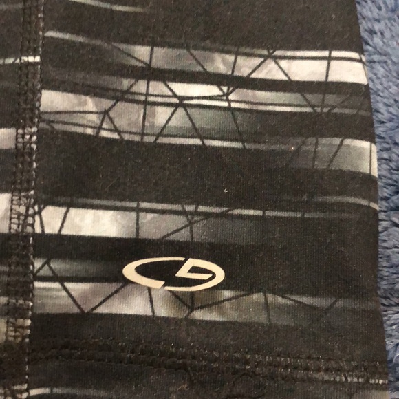 Champion Cropped Athletic Leggings - Picture 5 of 5